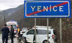 Karabük'te iki otomobil kafa kafaya çarpıştı: 5 yaralı
