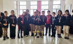 Kars'ta strateji ve hamle günü: Okul Sporları Satranç Turnuvası sona erdi