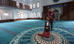 Kepez'de camiler Ramazan'a hazırlandı