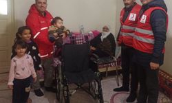 Kızılay'dan gazi eşine tekerlekli sandalye desteği