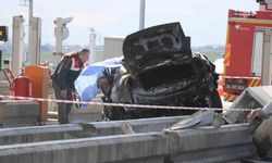 KMO'da feci kaza: Bariyerlere çarptı alev aldı, sürücü olay yerinde hayatını kaybetti