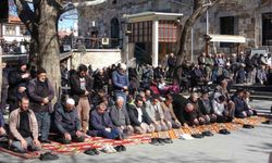 Konya'da Ramazan ayının ilk Cuma namazında camiler doldu taştı