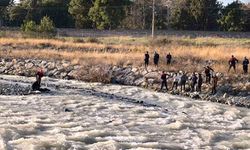 Köprüden düşerek akıntıya kapılan çocuk hayatını kaybetti