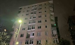 Küçükçekmece'de sitedeki 10 katlı riskli bina, mühürlenerek tahliye edildi