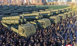 Kuzey Kore yapay zeka destekli çoklu roketatar sistemlerini tanıttı