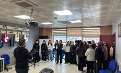 Lise öğrencileri gençlik merkezinde vakit geçirdi