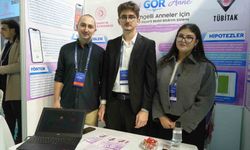 Lise öğrencileri işitme engelli anneler için hayat kolaylaştıran uygulama geliştirdi