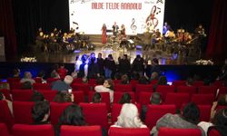 Mersin'de 'Dilde Telde Anadolu' konseriyle türkü rüzgârı esti