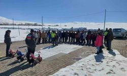 Muş'ta öğrencilere jandarmadan trafik ve güvenlik eğitimi