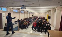 Öğrencilere yamaç paraşütü tanıtımı