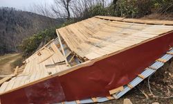 Ordu'da fırtına: Evlerin çatıları uçtu