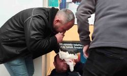 Ordu'da rüzgarda düşen tabela kafasına çarpan belediye işçisi yaralandı