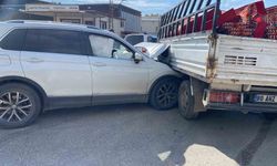 Osmaniye'de otomobil ile pikap çarpıştı 2 yaralı