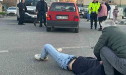 Otomobille çarpışan motosikletin sürücüsü yaralandı