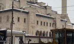 Patnos'ta kar temizleme çalışması aralıksız sürdürülüyor