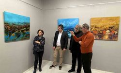 Ressam Cemil Candaş, 'Sessizliğin renk dili' temalı sergi açtı