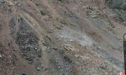 Rize'de heyelan köy yolunu ulaşıma kapattı