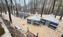 Sağanak Mersin'i vurdu: Dereler taştı, restoran sular altında kaldı