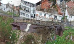 Sağanak sonrası yol çöktü, mahalleyi endişe kapladı