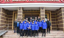 Salihli Kaymakamı Güldoğan, şampiyonları ağırladı