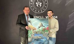 Şampiyon sporcudan Kabakcı'ya anlamlı hediye