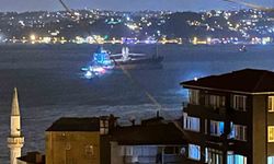 Sarıyer açıklarında kurtarılan gemi bu sefer İstanbul Boğazı'nda fırtınada savruldu