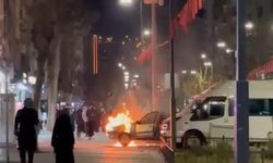 Siirt'te seyir halindeki otomobil alev alev yandı