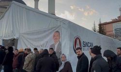 Sincan Belediye Başkanı Ercan, ilk iftarını vatandaşlarla birlikte yaptı