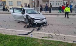 Sinop'ta otomobiller çarpıştı: 3 yaralı