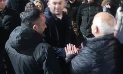 Sosyal medya hesabından paylaştığı öne sürülen bir mesaj nedeniyle yürütülen soruşturma kapsamında tutuksuz yargılanmak üzere adli kontrol şartıyla serbest bırakılan Görele Belediye Başkanı Hasbi Dede, yeniden ifadeye çağırıldı.