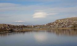 Süphan Dağı üzerinde oluşan mercek bulutu görenleri hayran bıraktı