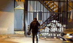 Tabancayla uğraşırken kendini vurdu, silahı yangın merdivenine sakladı