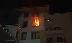 Tartıştığı annesine kızıp daireyi ateşe verdi: 10 kişi dumandan etkilendi