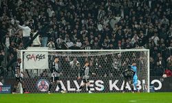 Trendyol Süper Lig: Beşiktaş: 1 - Corendon Alanyaspor: 2 (İlk yarı)