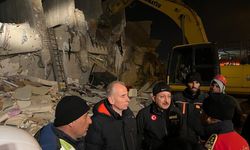 Unutulmayan fedakarlık: Kolunda kemoterapi serumuyla deprem bölgesinde çalıştı