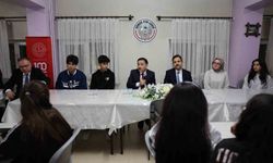 Vali Çiçek, öğrencilerle iftar yaptı