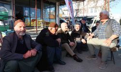 Vali Osman Varol semt pazarında vatandaş ve pazarcılarla buluştu