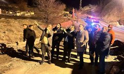 Vali yardımcıları dev kayaların düştüğü bölgede inceleme yaptı