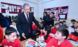 Vali Yılmaz, öğrenciler ve öğretmenlerle buluştu