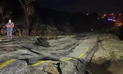 Yoğun yağış sonrası köy yolunda çökme meydana geldi