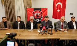 24Erzincanspor yönetimi iftarda basınla buluştu