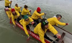 8 Mart'ta Karadeniz'in soğuk sularında kürek çektiler