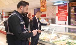 Adana'da Ramazan Bayramı öncesi marketlerde fiyat ve etiket denetimi yapıldı