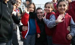 Ağrı Emniyet Müdürü Önder, öğrencilerle buluşarak polislik mesleğini tanıtıyor