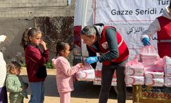 Ağrı'da öğrenciler Gazze için 650 bin lira bağış topladı