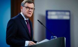 Almanya Dışişleri Bakanı Wadephul: 'İran'da kontrollü bir rejim değişikliği gerçekçi olmayan bir fikirdir'