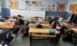 Altıntaş'ta Zafer İlkokulunda deprem tatbikatı