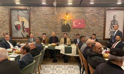 Arpaçay Kaymakamı Akköz, muhtarlarla iftar sofrasında buluştu