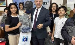 Aydın İl Halk Kütüphanesi'nden öğrencilere çanta hediyesi