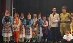 Ayvalık'ta Çanakkale destanı halk danslarıyla yaşatıldı